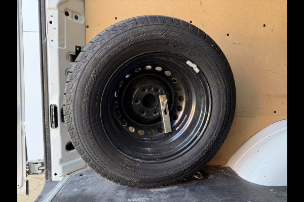 Iveco Daily 35S14 2.3 140PK L2H2 Cruise Control 3.5t Trekgewicht Camera Airco Bluetooth