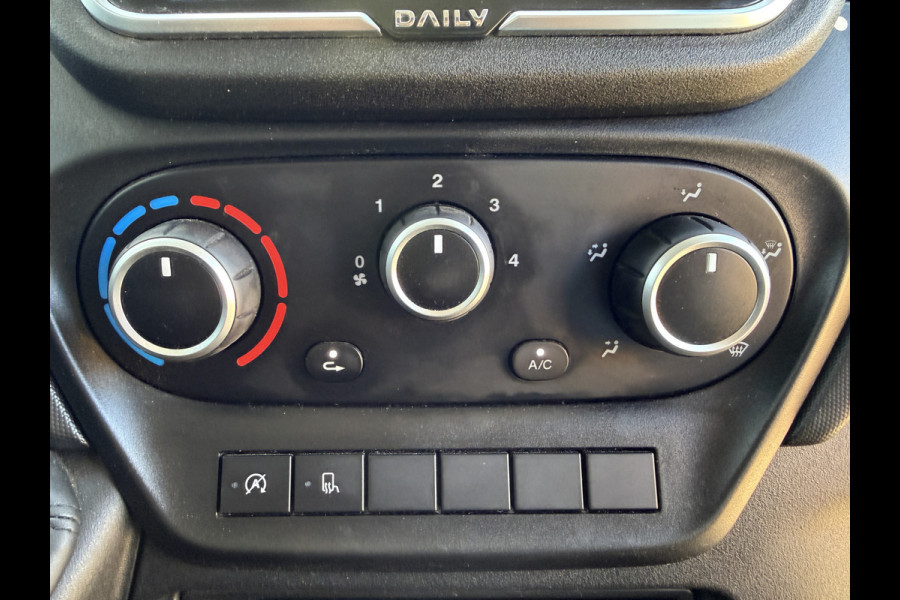Iveco Daily 35S14 2.3 140PK L2H2 Cruise Control 3.5t Trekgewicht Camera Airco Bluetooth