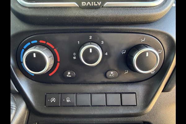 Iveco Daily 35S14 2.3 140PK L2H2 Cruise Control 3.5t Trekgewicht Camera Airco Bluetooth
