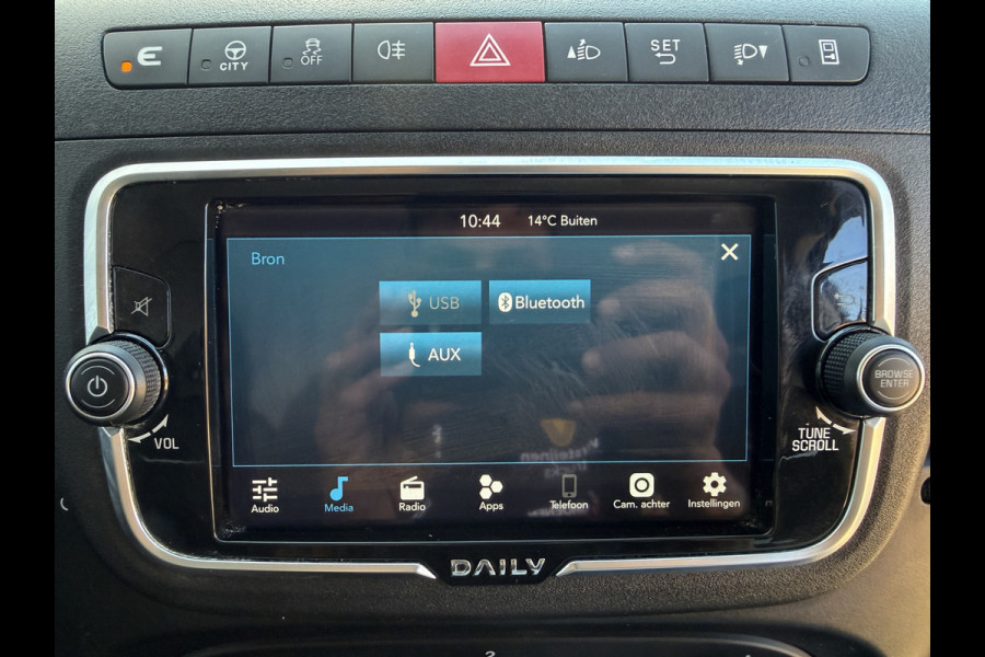 Iveco Daily 35S14 2.3 140PK L2H2 Cruise Control 3.5t Trekgewicht Camera Airco Bluetooth