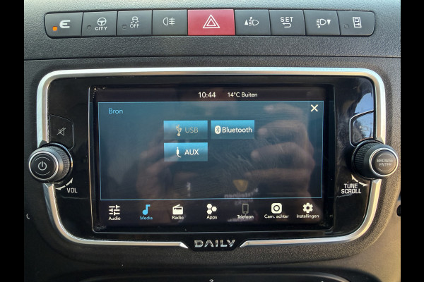 Iveco Daily 35S14 2.3 140PK L2H2 Cruise Control 3.5t Trekgewicht Camera Airco Bluetooth