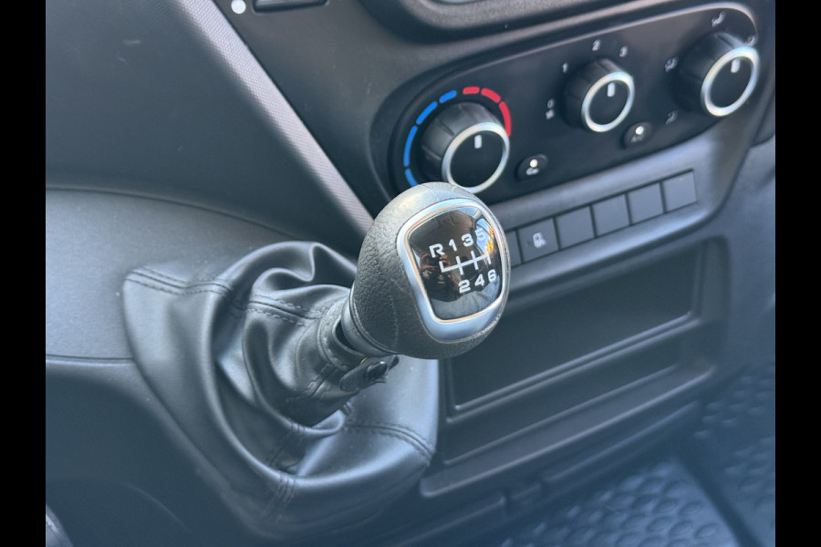 Iveco Daily 35S14 2.3 140PK L2H2 Cruise Control 3.5t Trekgewicht Camera Airco Bluetooth