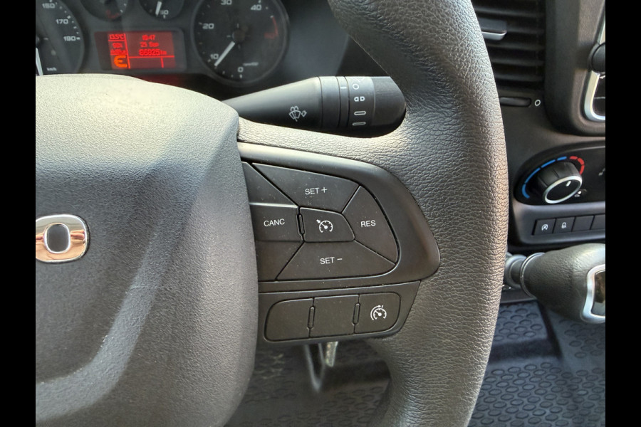 Iveco Daily 35S14 2.3 140PK L2H2 Cruise Control 3.5t Trekgewicht Camera Airco Bluetooth