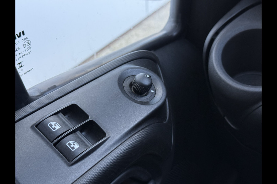 Iveco Daily 35S14 2.3 140PK L2H2 Cruise Control 3.5t Trekgewicht Camera Airco Bluetooth