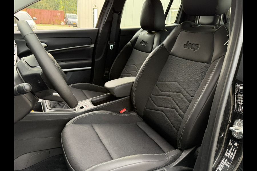 Jeep Avenger 1.2 Altitude | Winterpack | Camera | Apple/Android Carplay | JBL audio | Electrische kofferklep