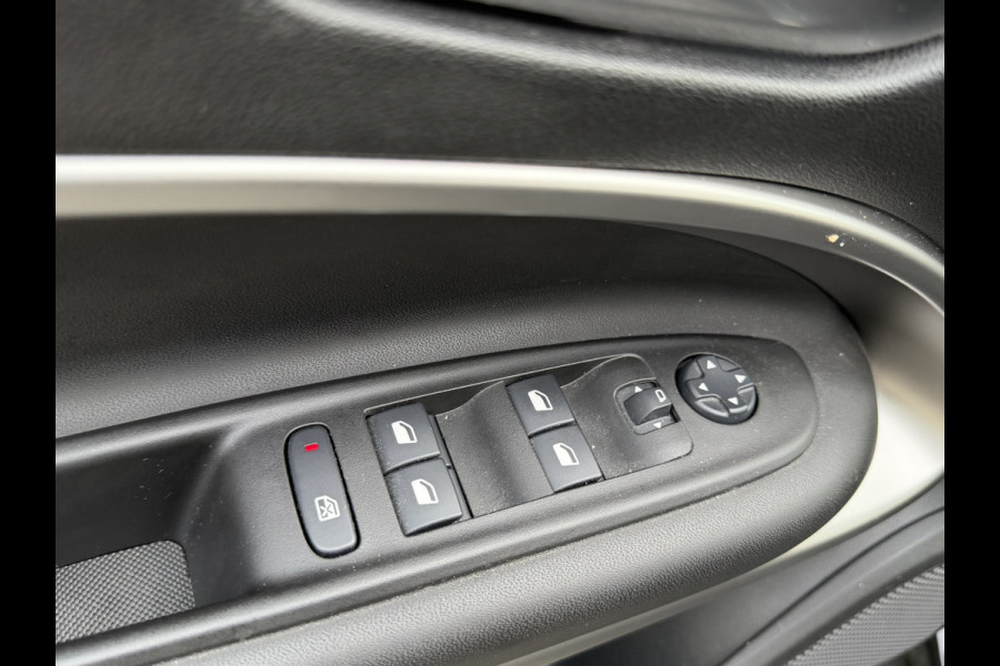 Jeep Avenger 1.2 Altitude | Winterpack | Camera | Apple/Android Carplay | JBL audio | Electrische kofferklep