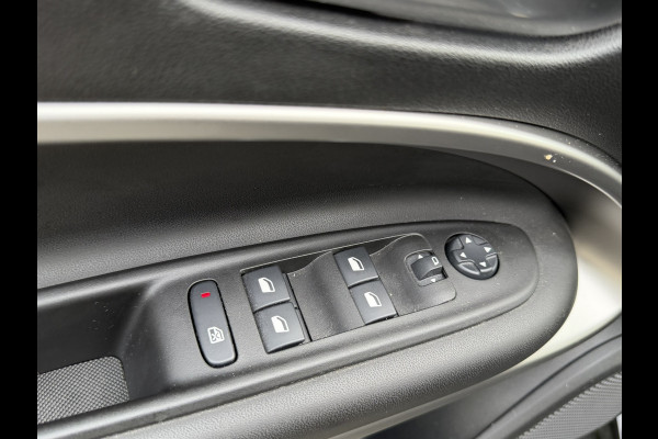 Jeep Avenger 1.2 Altitude | Winterpack | Camera | Apple/Android Carplay | JBL audio | Electrische kofferklep