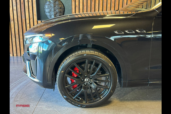 Maserati Levante 3.8 V8 GTS / Softclose / H/K / Carbon / Pano / 360 Camera / Memory / Stuurverwarming / Stoelventilatie