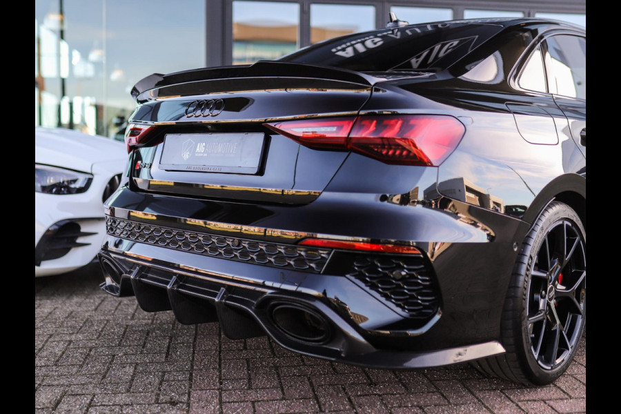 Audi RS 3 Limousine 2.5 TFSI A3 quattro | CT Carbon | RS-Dynamic | Matrix | Keyless | B&O | Leder | Camera