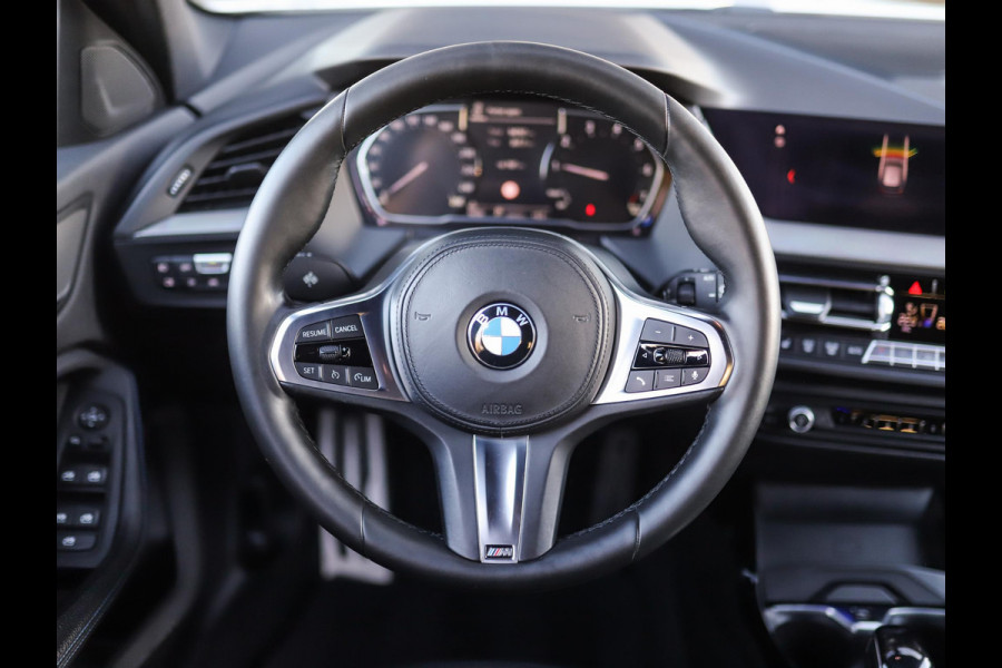 BMW 1-serie 118i High Executive | M-Sport | PDC | LED | Cruise Control