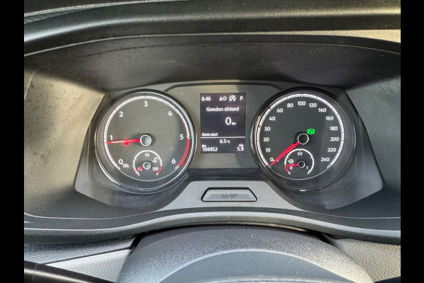 Volkswagen Transporter * Automaat L1H1 * Parkeercamera * Navigatiesysteem * Cruise Control * LM Velgen *
