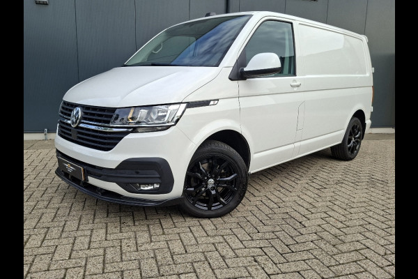 Volkswagen Transporter * Automaat L1H1 * Parkeercamera * Navigatiesysteem * Cruise Control * LM Velgen *