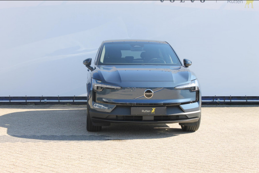 Volvo EX30 P5 Long Range Plus Europa 69 kWh Google infotainment / Getint glas vanaf de B-stijl / Stoelverwarming / Stuurwielverwarming / 19" lichtmetalen velgen