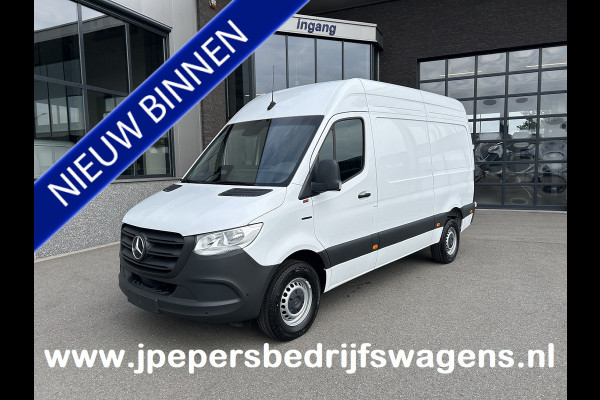 Mercedes-Benz eSprinter 320 L2 H2 Pro 81kWh / Snel laden 115Kw / Trekhaak / Parkeersensoren / MBUX / Navigatie / Camera / Cruise control / Airco / 270 G