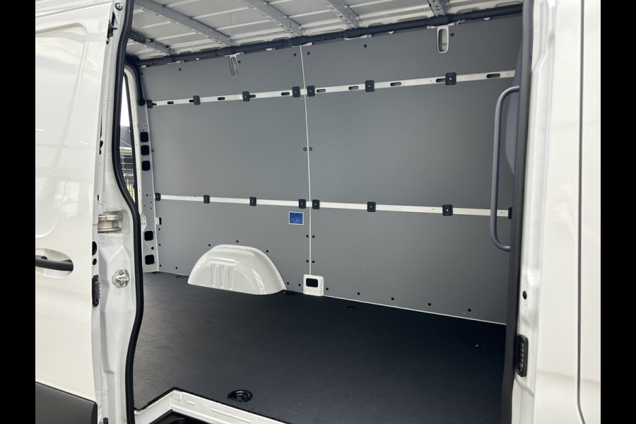 Mercedes-Benz eSprinter 320 L2 H2 Pro 81kWh / Snel laden 115Kw / Trekhaak / Parkeersensoren / MBUX / Navigatie / Camera / Cruise control / Airco / 270 G