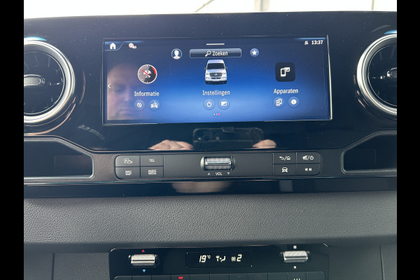 Mercedes-Benz eSprinter 320 L2 H2 Pro 81kWh / Snel laden 115Kw / Trekhaak / Parkeersensoren / MBUX / Navigatie / Camera / Cruise control / Airco / 270 G