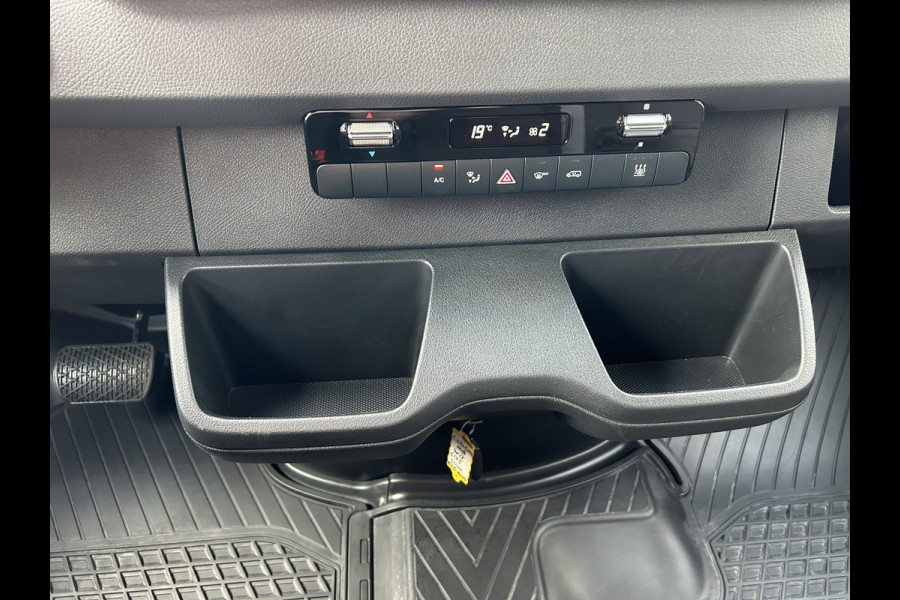 Mercedes-Benz eSprinter 320 L2 H2 Pro 81kWh / Snel laden 115Kw / Trekhaak / Parkeersensoren / MBUX / Navigatie / Camera / Cruise control / Airco / 270 G
