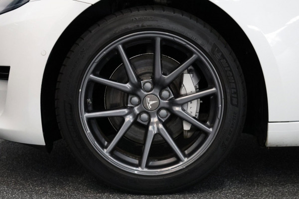 Tesla Model 3 Standard RWD Plus 60 kWh PANORAMADAK/LEER+S.VERWARMING/LMV/360 CAM/CRUISE/ECC/12 MND GARANTIE!