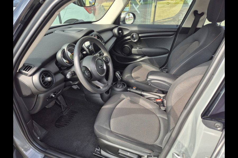 MINI One 1.5 5-deurs, NAP, 17 inch, PDC, Climate Control