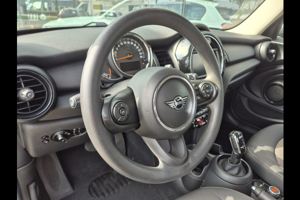 MINI One 1.5 5-deurs, NAP, 17 inch, PDC, Climate Control