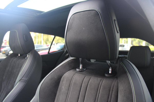 Peugeot 408 1.6 HYbrid 225PK GT ACTIERADIUS ELEK. WLTP 81-85KM | PANORAMA SCHUIF/KANTEL DAK | ELEKTRISCH VERSTELBARE VOORSTOELEN MET MASAGE FUNCTIE | VOORSTOELEN VERWARMBAAR | STUUR VERWARMING | SFEER VERLICHTING | 20" LICHTMETALEN VELGEN | ELEKTRISCH BEDIENBARE ACHTERKLEP | LED MATRIX KOPLAMPEN | 360° CAMERA | PARKEERSENSOREN VOOR + ACHTER | DRAADLOZE TELEFOONLADER | DRAADLOZE APPLE CARPLAY/ANDROID AUTO | NAVIGATIE | DODEHOEK DETECTIE | ADAPTIVE CRUISE CONTROL |