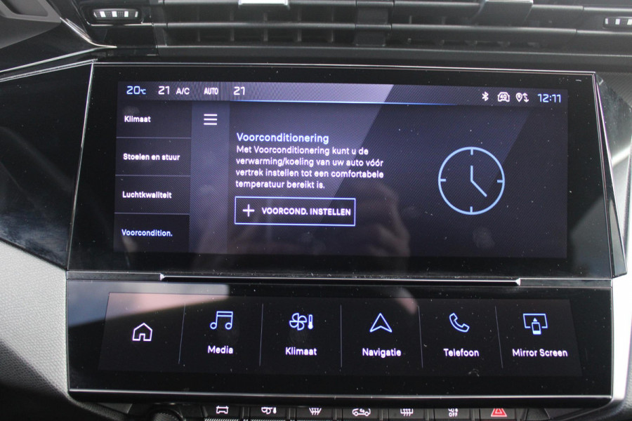 Peugeot 408 1.6 HYbrid 225PK GT ACTIERADIUS ELEK. WLTP 81-85KM | PANORAMA SCHUIF/KANTEL DAK | ELEKTRISCH VERSTELBARE VOORSTOELEN MET MASAGE FUNCTIE | VOORSTOELEN VERWARMBAAR | STUUR VERWARMING | SFEER VERLICHTING | 20" LICHTMETALEN VELGEN | ELEKTRISCH BEDIENBARE ACHTERKLEP | LED MATRIX KOPLAMPEN | 360° CAMERA | PARKEERSENSOREN VOOR + ACHTER | DRAADLOZE TELEFOONLADER | DRAADLOZE APPLE CARPLAY/ANDROID AUTO | NAVIGATIE | DODEHOEK DETECTIE | ADAPTIVE CRUISE CONTROL |