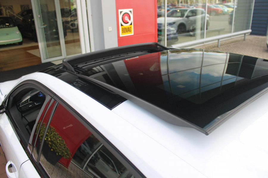 Peugeot 408 1.6 HYbrid 225PK GT ACTIERADIUS ELEK. WLTP 81-85KM | PANORAMA SCHUIF/KANTEL DAK | ELEKTRISCH VERSTELBARE VOORSTOELEN MET MASAGE FUNCTIE | VOORSTOELEN VERWARMBAAR | STUUR VERWARMING | SFEER VERLICHTING | 20" LICHTMETALEN VELGEN | ELEKTRISCH BEDIENBARE ACHTERKLEP | LED MATRIX KOPLAMPEN | 360° CAMERA | PARKEERSENSOREN VOOR + ACHTER | DRAADLOZE TELEFOONLADER | DRAADLOZE APPLE CARPLAY/ANDROID AUTO | NAVIGATIE | DODEHOEK DETECTIE | ADAPTIVE CRUISE CONTROL |