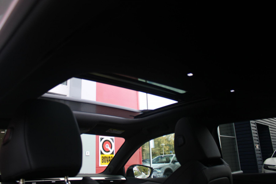 Peugeot 408 1.6 HYbrid 225PK GT ACTIERADIUS ELEK. WLTP 81-85KM | PANORAMA SCHUIF/KANTEL DAK | ELEKTRISCH VERSTELBARE VOORSTOELEN MET MASAGE FUNCTIE | VOORSTOELEN VERWARMBAAR | STUUR VERWARMING | SFEER VERLICHTING | 20" LICHTMETALEN VELGEN | ELEKTRISCH BEDIENBARE ACHTERKLEP | LED MATRIX KOPLAMPEN | 360° CAMERA | PARKEERSENSOREN VOOR + ACHTER | DRAADLOZE TELEFOONLADER | DRAADLOZE APPLE CARPLAY/ANDROID AUTO | NAVIGATIE | DODEHOEK DETECTIE | ADAPTIVE CRUISE CONTROL |