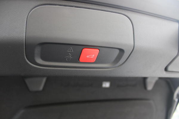 Peugeot 408 1.6 HYbrid 225PK GT ACTIERADIUS ELEK. WLTP 81-85KM | PANORAMA SCHUIF/KANTEL DAK | ELEKTRISCH VERSTELBARE VOORSTOELEN MET MASAGE FUNCTIE | VOORSTOELEN VERWARMBAAR | STUUR VERWARMING | SFEER VERLICHTING | 20" LICHTMETALEN VELGEN | ELEKTRISCH BEDIENBARE ACHTERKLEP | LED MATRIX KOPLAMPEN | 360° CAMERA | PARKEERSENSOREN VOOR + ACHTER | DRAADLOZE TELEFOONLADER | DRAADLOZE APPLE CARPLAY/ANDROID AUTO | NAVIGATIE | DODEHOEK DETECTIE | ADAPTIVE CRUISE CONTROL |