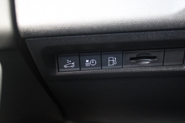 Peugeot 408 1.6 HYbrid 225PK GT ACTIERADIUS ELEK. WLTP 81-85KM | PANORAMA SCHUIF/KANTEL DAK | ELEKTRISCH VERSTELBARE VOORSTOELEN MET MASAGE FUNCTIE | VOORSTOELEN VERWARMBAAR | STUUR VERWARMING | SFEER VERLICHTING | 20" LICHTMETALEN VELGEN | ELEKTRISCH BEDIENBARE ACHTERKLEP | LED MATRIX KOPLAMPEN | 360° CAMERA | PARKEERSENSOREN VOOR + ACHTER | DRAADLOZE TELEFOONLADER | DRAADLOZE APPLE CARPLAY/ANDROID AUTO | NAVIGATIE | DODEHOEK DETECTIE | ADAPTIVE CRUISE CONTROL |