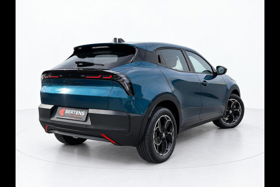 Alfa Romeo junior Elettrica 54 kWh | 1 fase | Accu 98% | 18 inch | Prijs is rijklaar