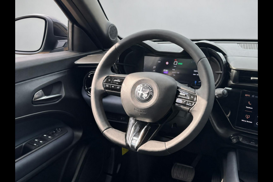 Alfa Romeo junior Elettrica 54 kWh | 1 fase | Accu 98% | 18 inch | Prijs is rijklaar