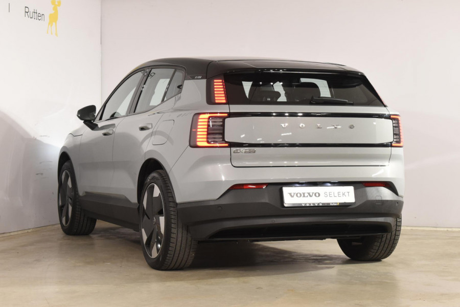 Volvo EX30 Single Motor Extended Range Plus 69 kWh / Adaptive Cruise Control / Harman Kardon / Stoelverwarming / Stuurverwarming / Achteruitrijcamera / Elektrische achterklep / Parkeersensoren V+A / Trekhaak elektrisch uitklapbaar