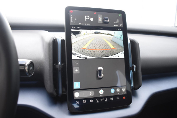 Volvo EX30 Single Motor Extended Range Plus 69 kWh / Adaptive Cruise Control / Harman Kardon / Stoelverwarming / Stuurverwarming / Achteruitrijcamera / Elektrische achterklep / Parkeersensoren V+A / Trekhaak elektrisch uitklapbaar