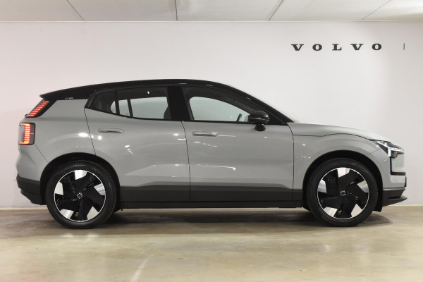 Volvo EX30 Single Motor Extended Range Plus 69 kWh / Adaptive Cruise Control / Harman Kardon / Stoelverwarming / Stuurverwarming / Achteruitrijcamera / Elektrische achterklep / Parkeersensoren V+A / Trekhaak elektrisch uitklapbaar