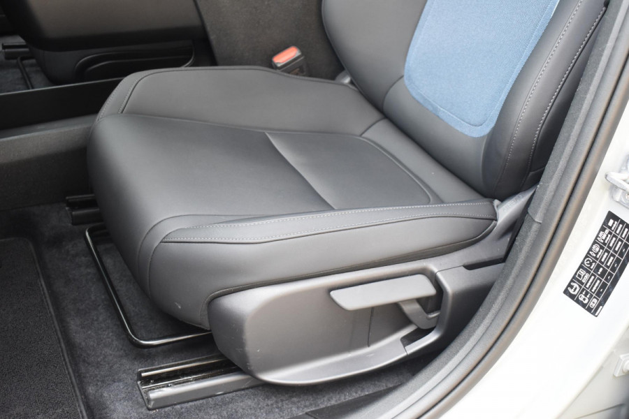 Volvo EX30 Single Motor Extended Range Plus 69 kWh / Adaptive Cruise Control / Harman Kardon / Stoelverwarming / Stuurverwarming / Achteruitrijcamera / Elektrische achterklep / Parkeersensoren V+A / Trekhaak elektrisch uitklapbaar