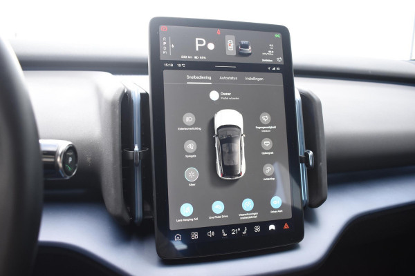 Volvo EX30 Single Motor Extended Range Plus 69 kWh / Adaptive Cruise Control / Harman Kardon / Stoelverwarming / Stuurverwarming / Achteruitrijcamera / Elektrische achterklep / Parkeersensoren V+A / Trekhaak elektrisch uitklapbaar