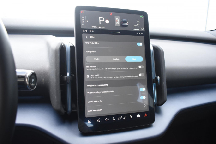 Volvo EX30 Single Motor Extended Range Plus 69 kWh / Adaptive Cruise Control / Harman Kardon / Stoelverwarming / Stuurverwarming / Achteruitrijcamera / Elektrische achterklep / Parkeersensoren V+A / Trekhaak elektrisch uitklapbaar