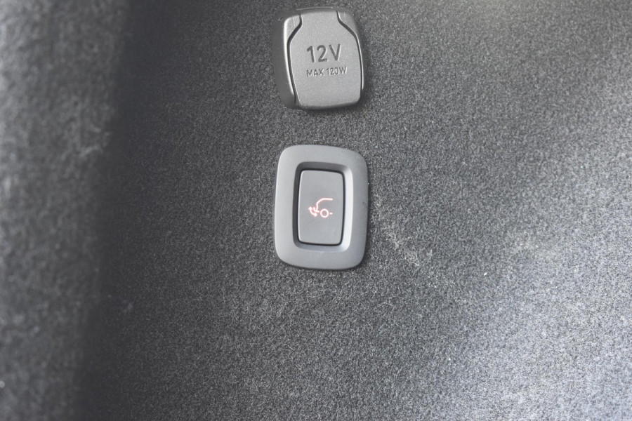 Volvo EX30 Single Motor Extended Range Plus 69 kWh / Adaptive Cruise Control / Harman Kardon / Stoelverwarming / Stuurverwarming / Achteruitrijcamera / Elektrische achterklep / Parkeersensoren V+A / Trekhaak elektrisch uitklapbaar