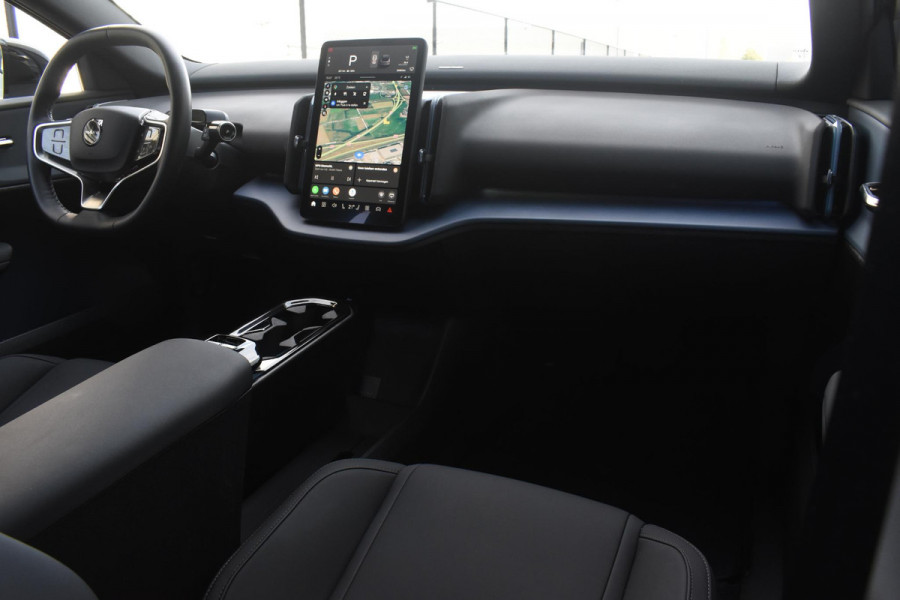 Volvo EX30 Single Motor Extended Range Plus 69 kWh / Adaptive Cruise Control / Harman Kardon / Stoelverwarming / Stuurverwarming / Achteruitrijcamera / Elektrische achterklep / Parkeersensoren V+A / Trekhaak elektrisch uitklapbaar