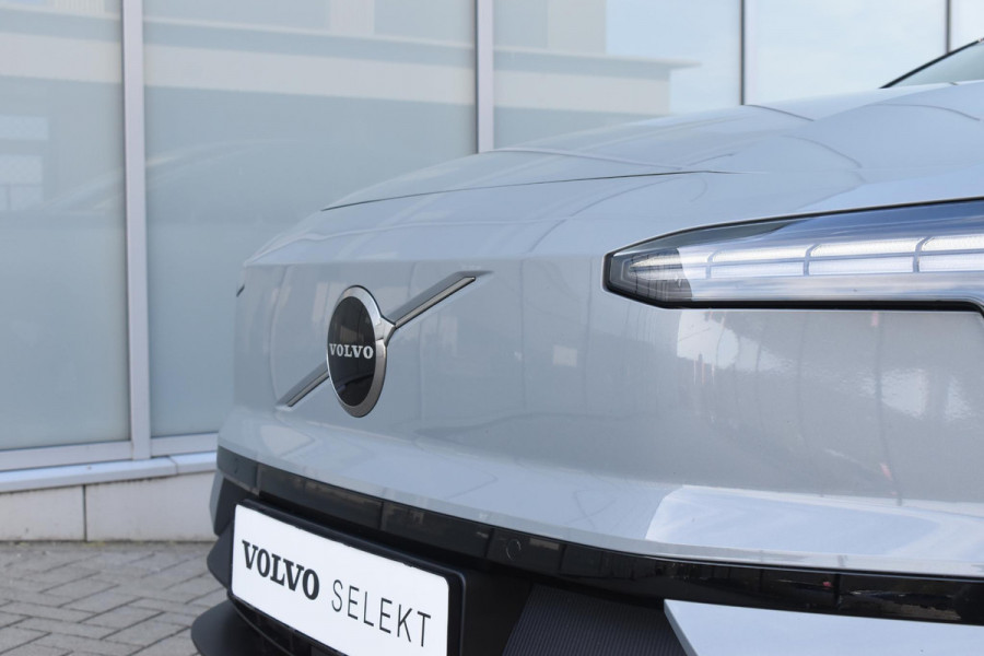 Volvo EX30 Single Motor Extended Range Plus 69 kWh / Adaptive Cruise Control / Harman Kardon / Stoelverwarming / Stuurverwarming / Achteruitrijcamera / Elektrische achterklep / Parkeersensoren V+A / Trekhaak elektrisch uitklapbaar