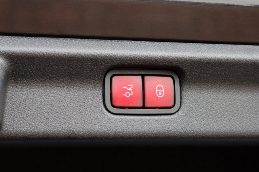 Mercedes-Benz EQE 350+ Business Solution Luxury 96 kWh | Hyperscreen | Distronic+ | Panoramadak | Memory | Burmester | Surround Camera | Leder | Digital Light | Keyless Go | 22 kW | Warmtepomp |