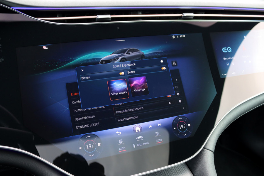 Mercedes-Benz EQE 350+ Business Solution Luxury 96 kWh | Hyperscreen | Distronic+ | Panoramadak | Memory | Burmester | Surround Camera | Leder | Digital Light | Keyless Go | 22 kW | Warmtepomp |