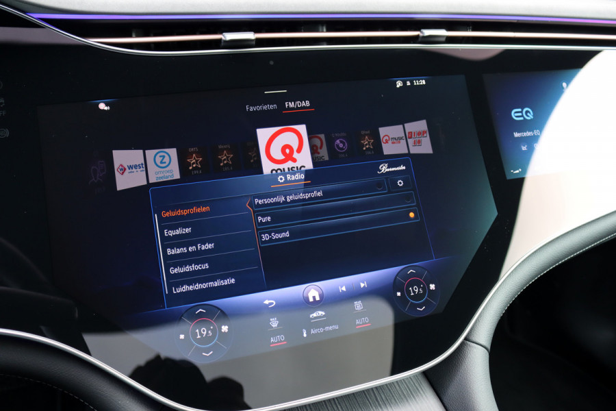 Mercedes-Benz EQE 350+ Business Solution Luxury 96 kWh | Hyperscreen | Distronic+ | Panoramadak | Memory | Burmester | Surround Camera | Leder | Digital Light | Keyless Go | 22 kW | Warmtepomp |