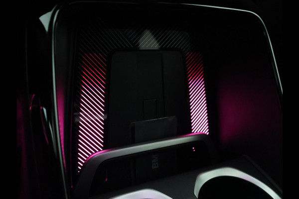 BMW iX1 eDrive20 67 kWh M SPORT EDITION *NIEUW* + TREKHAAK WEGKL. | ADAPTIVE CRUISE | 19 INCH | PREMIUM PACK