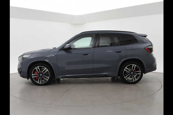 BMW iX1 eDrive20 67 kWh M SPORT EDITION *NIEUW* + PANORAMA | TREKHAAK | CAMERA | ADAPTIVE CRUISE | 19 INCH