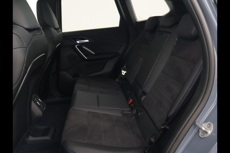 BMW iX1 eDrive20 67 kWh M SPORT EDITION *NIEUW* + PANORAMA | TREKHAAK | CAMERA | ADAPTIVE CRUISE | 19 INCH