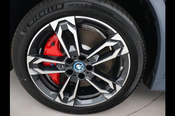 BMW iX1 eDrive20 67 kWh M SPORT EDITION *NIEUW* + PANORAMA | TREKHAAK | CAMERA | ADAPTIVE CRUISE | 19 INCH