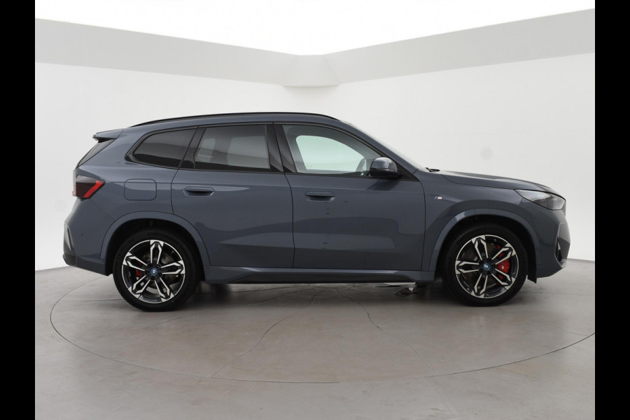 BMW iX1 eDrive20 67 kWh M SPORT EDITION *NIEUW* + PANORAMA | TREKHAAK | CAMERA | ADAPTIVE CRUISE | 19 INCH