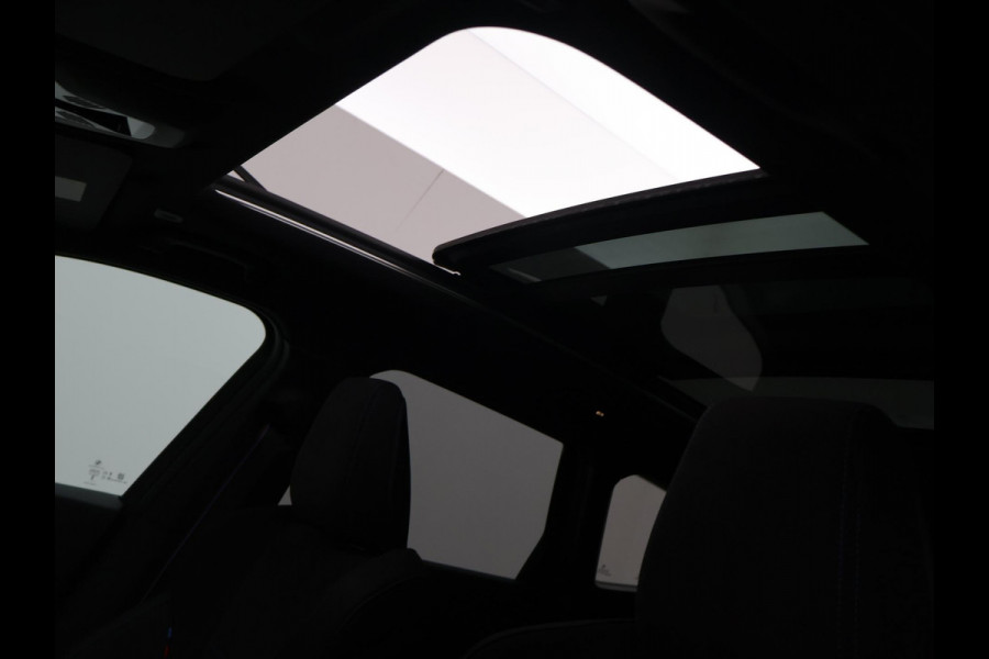 BMW iX1 eDrive20 67 kWh M SPORT EDITION *NIEUW* + PANORAMA | TREKHAAK | CAMERA | ADAPTIVE CRUISE | 19 INCH